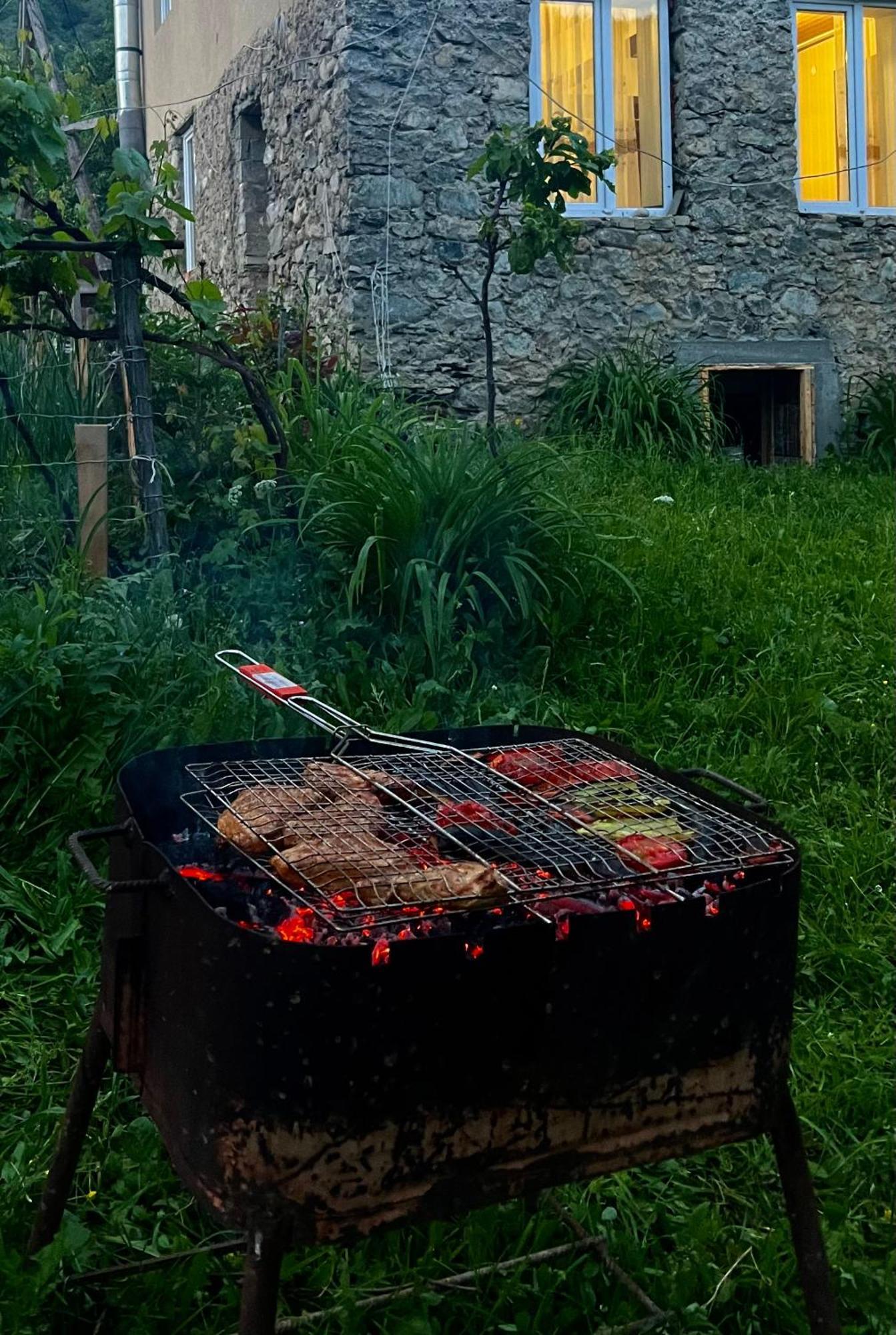 Barbara'S Eco-Cozy Guesthouse ميستيا المظهر الخارجي الصورة