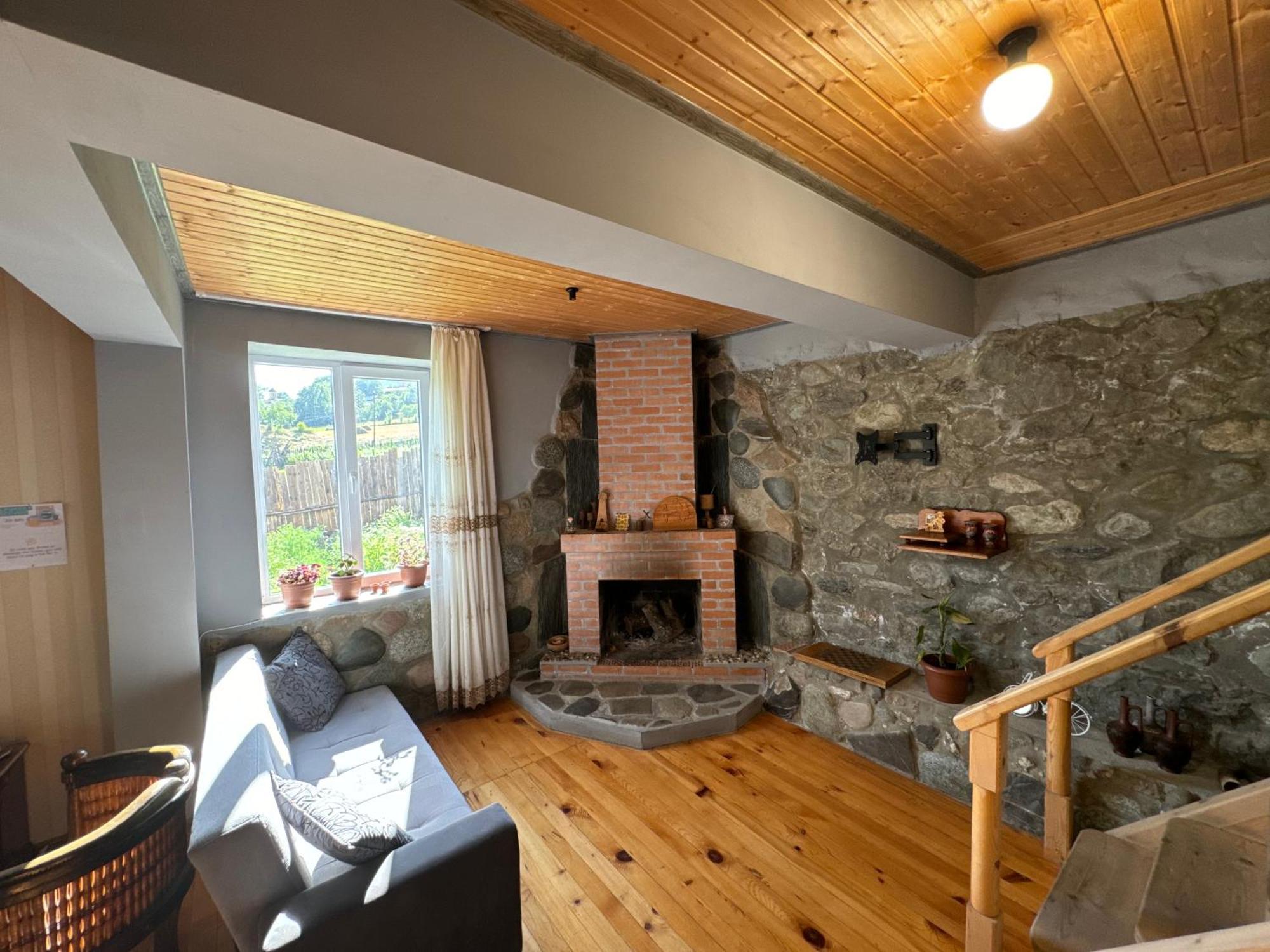 Barbara'S Eco-Cozy Guesthouse ميستيا المظهر الخارجي الصورة